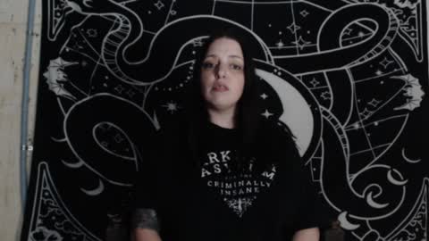 Hayle Woods online show from December 3, 3:18 am