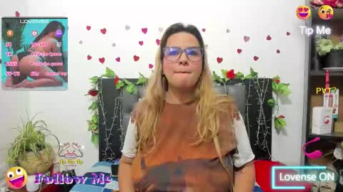 Snapshot of hazel_34 chatting on October 21, 8:07 am hazel online show from October 21, 8:07 am