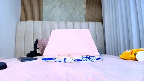 kataleya online show from November 4, 7:19 pm