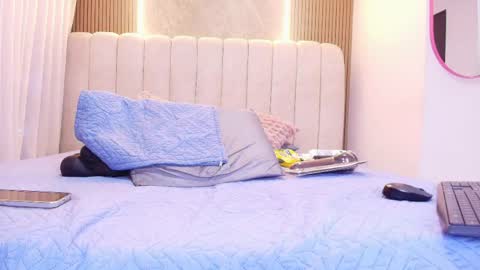 kataleya online show from April 18, 7:18 pm