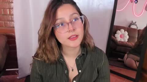 Snapshot of hazelbrownn23 chatting on February 27, 3:59 pm Hazel Brown online show from February 27, 3:59 pm