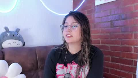 Snapshot of hazelbrownn23 chatting on March 4, 2:53 pm Hazel Brown online show from March 4, 2:53 pm