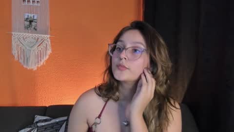 Snapshot of hazelbrownn23 chatting on January 29, 3:33 am Hazel Brown online show from January 29, 3:33 am
