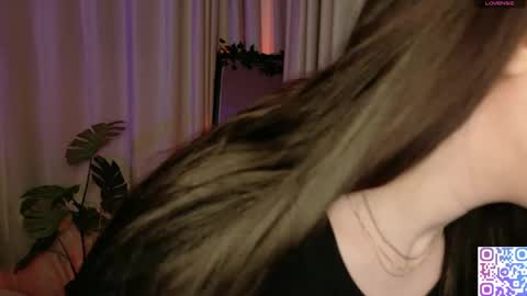 hazelhayess online show from April 18, 4:20 pm