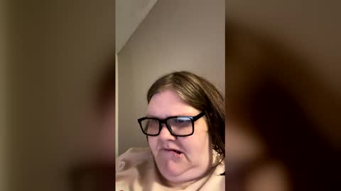 heidimackey2 online show from April 18, 8:09 pm