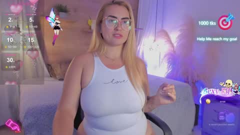 Snapshot of heidishayk chatting on December 4, 8:18 pm ANTARA REY online show from December 4, 8:18 pm