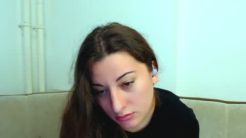 helen_adams_ online show from December 2, 7:10 am