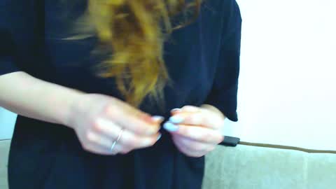 helen_adams_ online show from January 10, 4:44 am