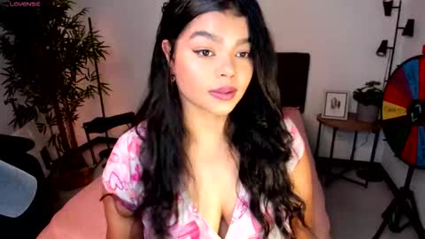 helen_miller online show from December 19, 1:32 am