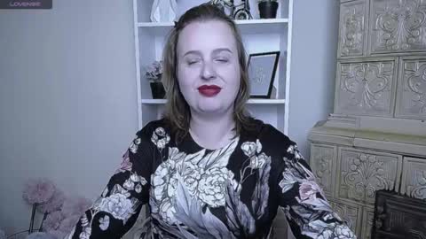 Snapshot of helenbrais chatting on October 23, 7:36 am Helen online show from October 23, 7:36 am
