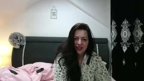 Snapshot of helenhh chatting on February 24, 9:52 am helenhh online show from February 24, 9:52 am