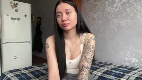 lilian online show from April 19, 3:17 am