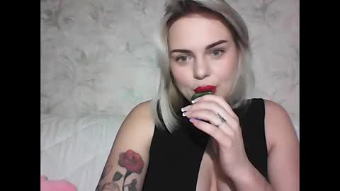 Snapshot of helga_now chatting on March 7, 7:16 pm helga_now online show from March 7, 7:16 pm