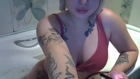 helga_now online show from November 1, 10:47 pm