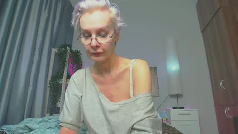 Helga online show from March 1, 9:40 am