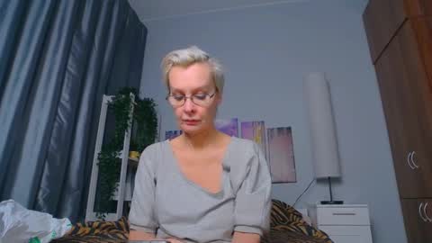 Helga online show from February 18, 9:53 pm