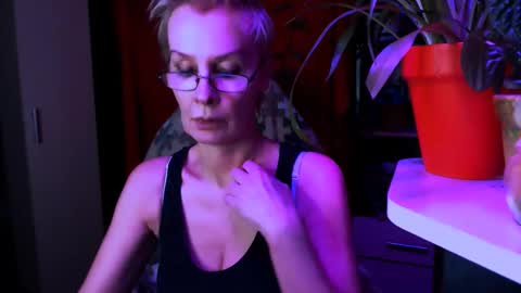 Helga online show from March 26, 10:00 pm