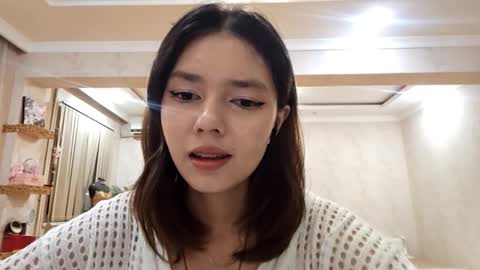 Snapshot of helgakraszewski chatting on October 17, 7:39 pm Alice online show from October 17, 7:39 pm