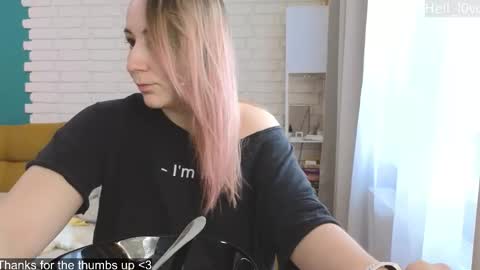 Snapshot of hell_l0ve chatting on October 21, 4:05 am Anastasiia online show from October 21, 4:05 am