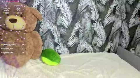 Snapshot of hellen__moore chatting on September 29, 1:43 am GTM3Mon Wed Thu Fri Sun 0400 am-1030pm online show from September 29, 1:43 am