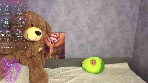 Snapshot of hellen__moore chatting on October 19, 1:07 am GTM3Mon Wed Thu Fri Sun 0400 am-1030pm online show from October 19, 1:07 am