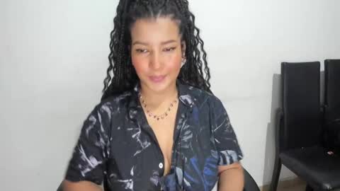 Snapshot of hellen_scot_ chatting on October 16, 11:18 pm hellen_scot_ online show from October 16, 11:18 pm