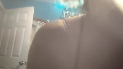 WhoMe online show from December 17, 11:42 pm