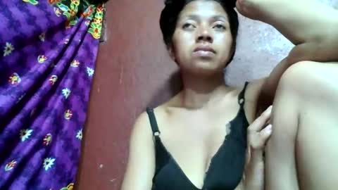 henitsaldy online show from April 18, 7:58 pm