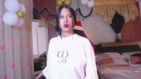 HERA online show from December 3, 7:05 pm