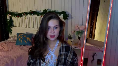 Nicole online show from March 5, 9:10 pm