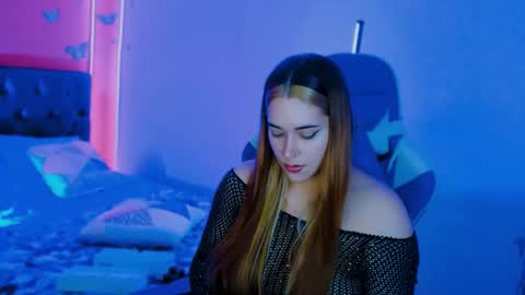 hermione_blonde online show from February 3, 4:23 pm