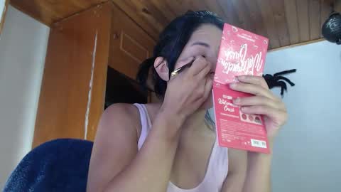 hilaril18 online show from November 1, 11:20 pm