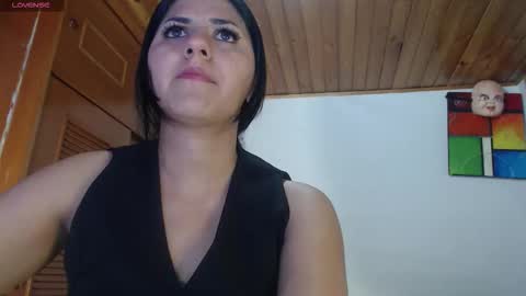 hilaril18 online show from December 5, 1:16 am