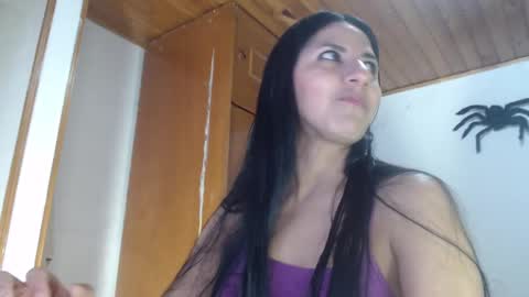 hilaril18 online show from November 2, 11:30 pm