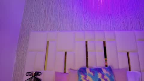 Hillary online show from April 17, 10:06 am