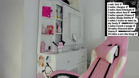 hillsdandarkie_44 online show from October 26, 9:43 pm