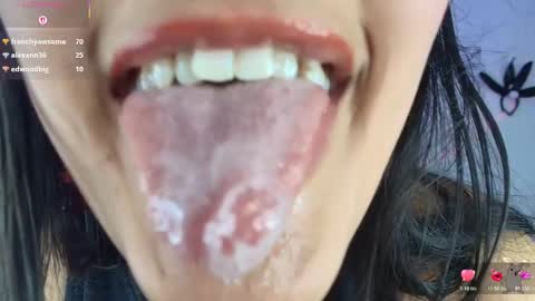 hinata online show from November 13, 9:14 pm