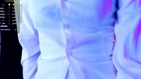 Ella online show from November 28, 7:50 pm