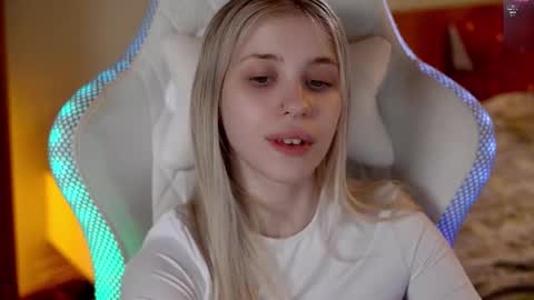 Holly online show from January 14, 7:19 pm