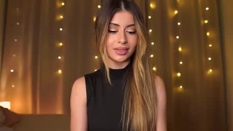 Moni Monica online show from December 2, 2:08 pm