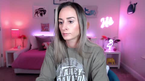 Holi Hurricane online show from November 4, 2:49 am