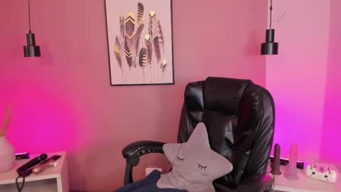 Hollie online show from October 28, 12:11 pm