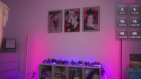 Holli online show from February 1, 4:00 pm