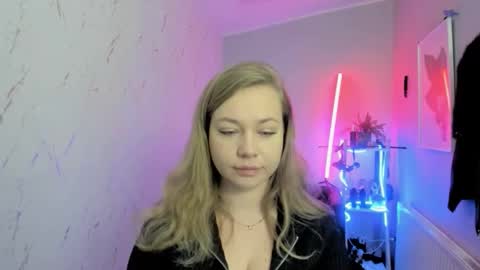 Holly online show from November 21, 9:50 pm