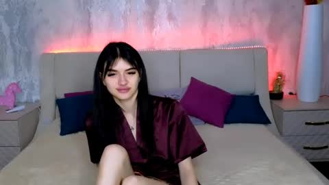 Holly online show from May 19, 1:56 am
