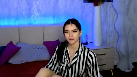 Holly online show from May 29, 2:09 am