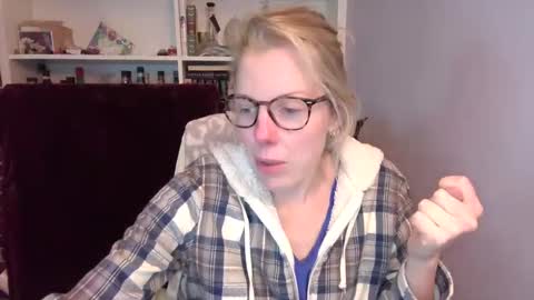 holly_bourbon online show from March 12, 10:23 pm