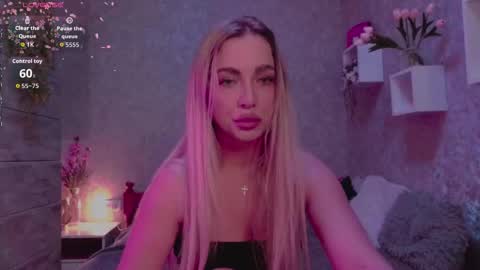 holly_molly8 online show from September 10, 7:14 pm