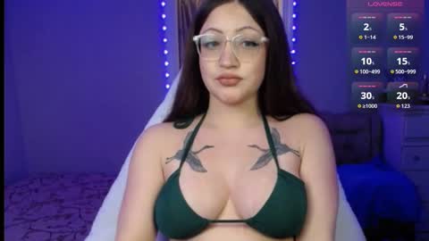 Holly online show from November 4, 11:15 am