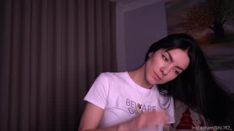 Holly Linder online show from December 11, 1:47 am